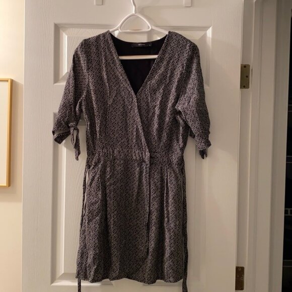 Decjuba Dress - Picture 1 of 3